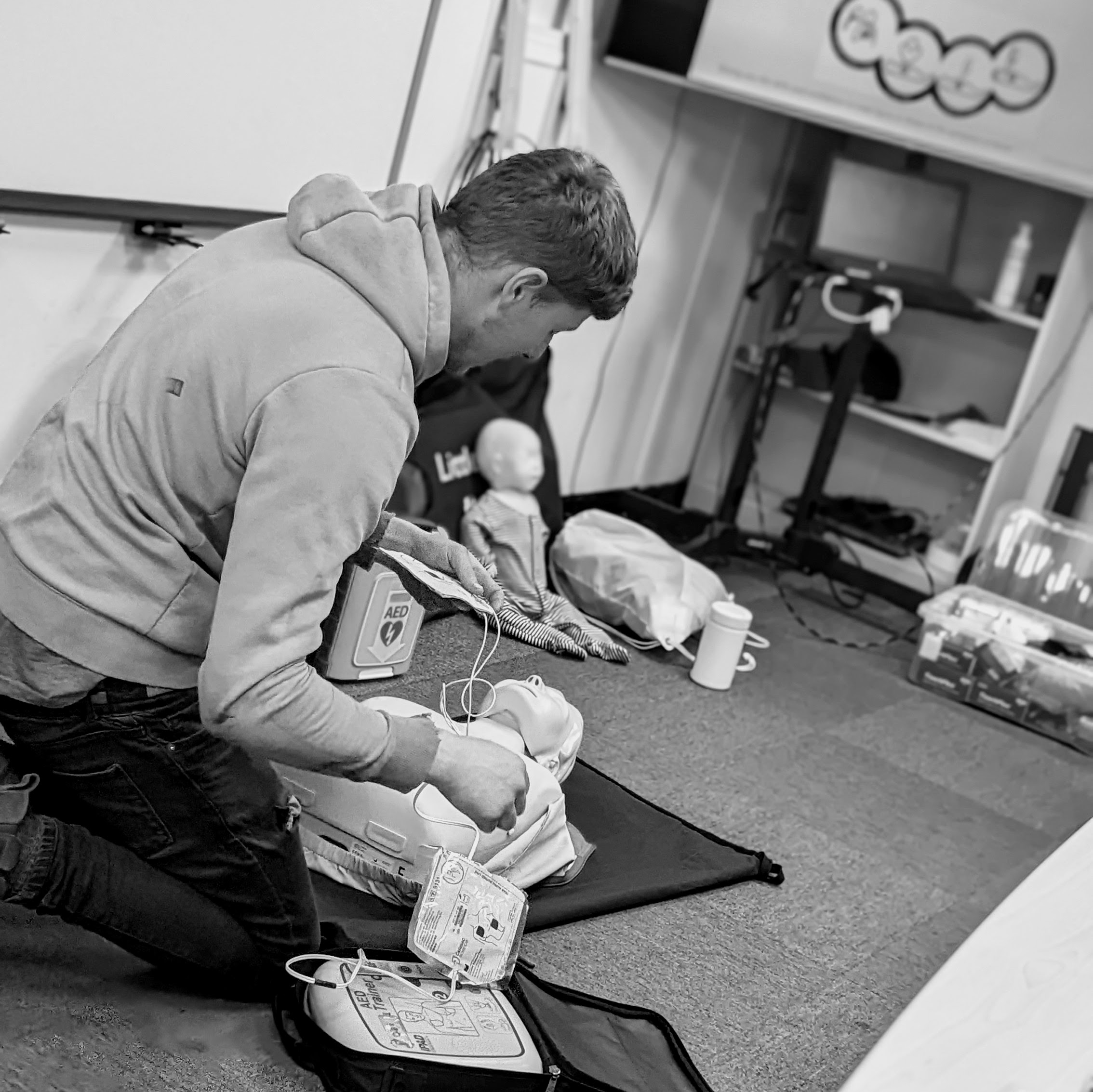 First Aid at Work. - Image 2